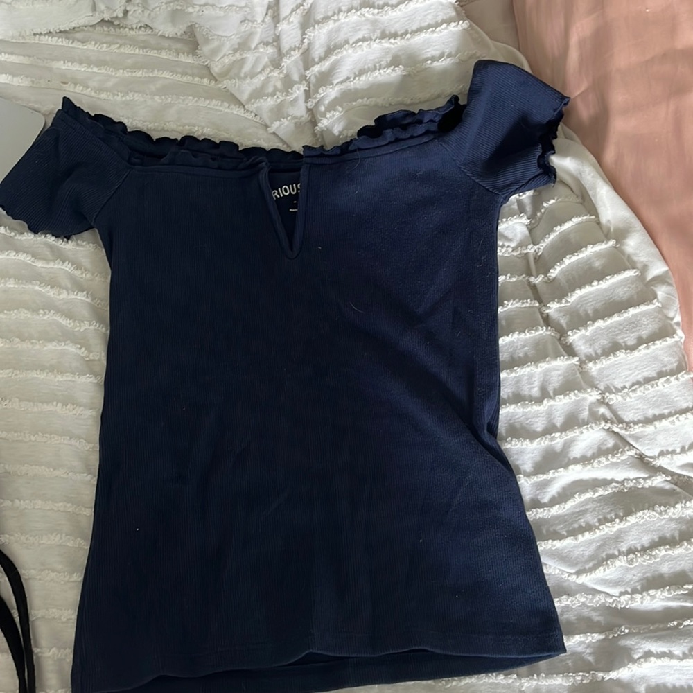 Wired V neck navy blue off the shoulder top